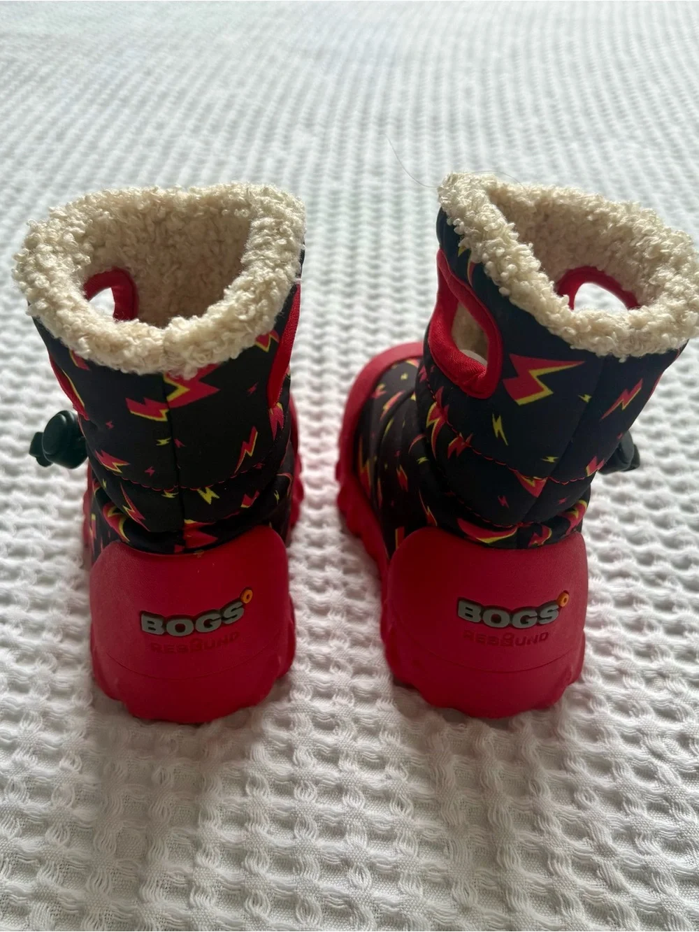 Bogs B-Moc Lightning Bolt Waterproof Snow Boots Black Red Lined Toddler Size 4